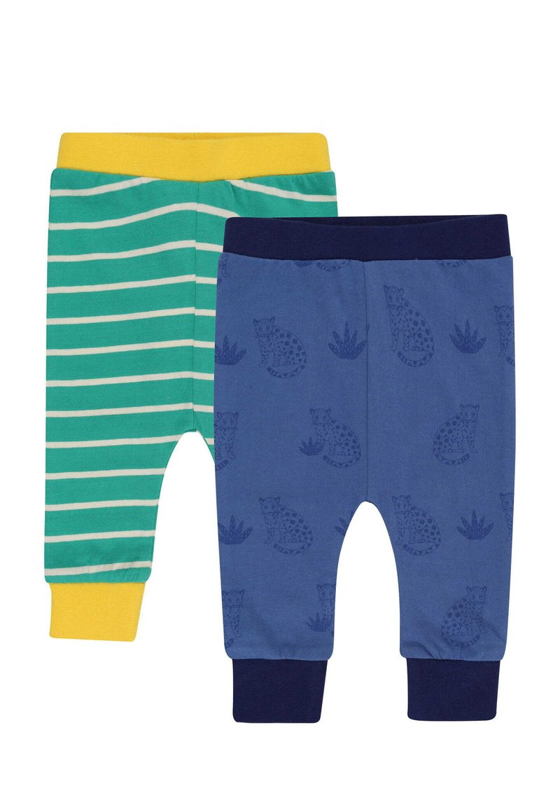 Twee paar babypanty's: één groen met witte strepen en gele boorden, de andere blauw met luipaardprint en marineblauwe boorden. Zacht katoenen materiaal.