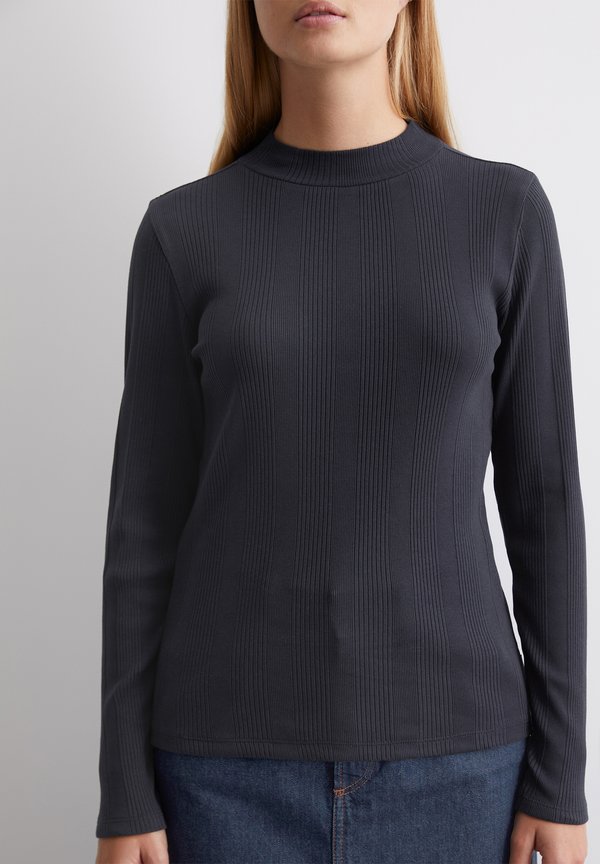 IRREGULAR - Long sleeved top3