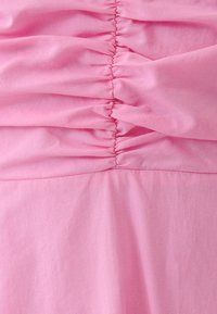 Unselected, bubble gum pink
