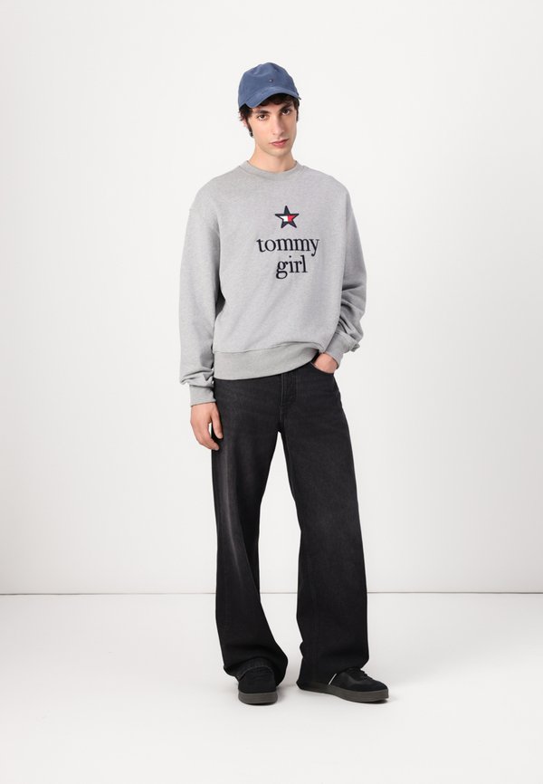 GIRL GRAPHIC CREW NECK UNISEX - Sweatshirt3