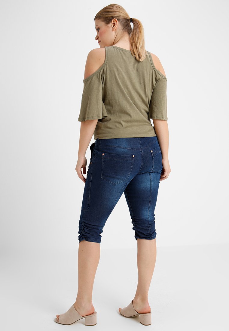 Zizzi CAPRI - Jeans Shorts - dark blue denim/blau - Zalando.de