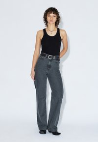 No seleccionado, mid grey retro