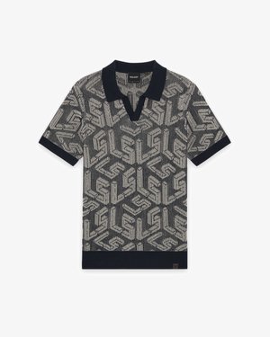 Schwarz-weiß gemustertes Poloshirt mit kurzen Ärmeln, einem einfarbigen schwarzen Kragen, Ärmelbündchen und Saum.