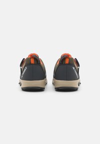 Adidas Terrex AGRAVIC TRAIL UNISEX - Pohodniški čevlji - olive strata/semi impact orange/wonder beige