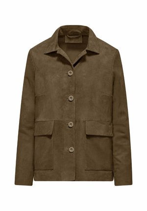 Brązowa zamszowa kurtka z czterema przednimi guzikami, dwoma kieszeniami z klapkami, długimi rękawami i kołnierzem.