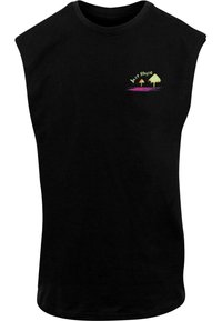 Tricou negru fără mâneci, din bumbac, având un grafic mic cu textul "Just Rhyse" și două copaci stilizați în culori vibrante.
