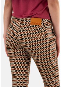 PLEASE Chino - beige