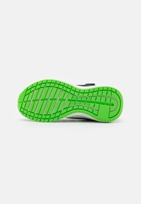 Reebok ROAD SUPREME 3.0 ALT UNISEX - Sapatos para corrida em estrada - core black/pure grey 8/solar lime