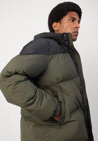 Schott ETHEN khaki