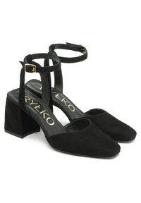 Czarne zamszowe szpilki z kwadratowym noskiem, zapięciem na kostce i blokowym obcasem. Posiadają gładką fakturę i minimalistyczne złote akcenty wykonane z metalu.