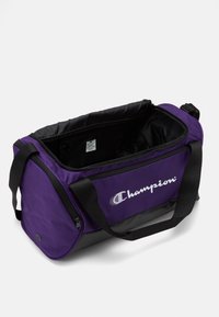 Champion MODERN SPORT SMALL DUFFEL UNISEX - Borsa per lo sport - purple/black