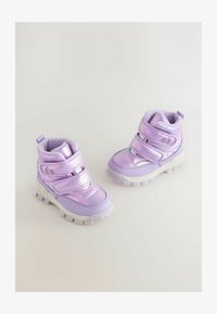 Vybrané, lilac purple