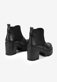 Bosanova CHELSEA - Botines con plataforma - black