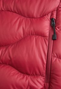 Peak Performance W HELIUM DOWN - Weste - rogue red