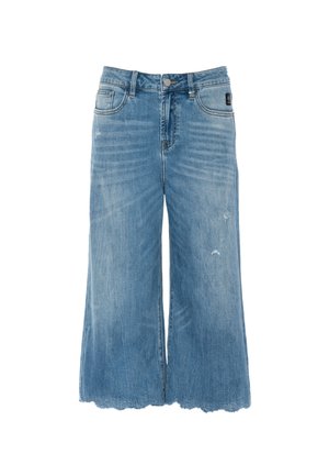 Lyseblå, vide cropped jeans med let slid og frynset kant, med forlommer og lukning med knapper.