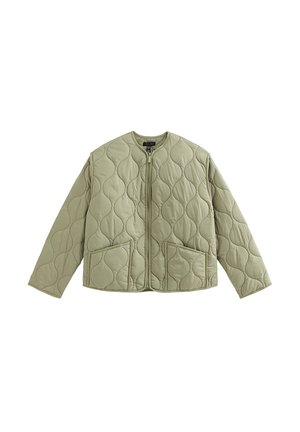 Pikowana zielona kurtka z okrągłym dekoltem, pełnym zamkiem błyskawicznym i dwoma przednimi kieszeniami. Wykonana z gładkiego, lekkiego materiału; charakteryzuje się puchatą teksturą.