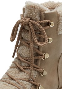 Tamaris Bottines à lacets - camel