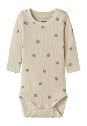 Beige geribbelde babybody met lange mouwen, groene appelpatronen en drukknoopjes bij het kruis voor gemakkelijk verschonen van luiers.