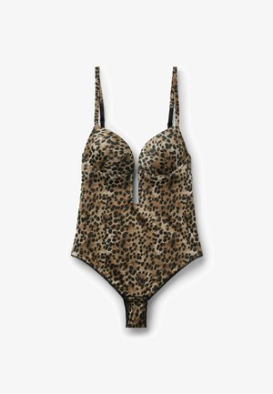 Lingerie une pièce imprimé léopard avec bonnets à armatures, bretelles réglables et décolleté plongeant en V sur fond blanc.