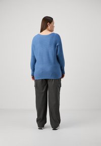 ONLY Carmakoma CARNEW ADALINE - Svetr - coronet blue melange