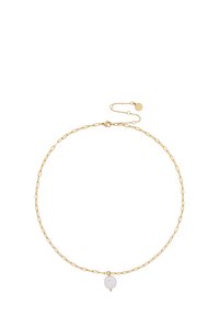 Gouden ketting met een centraal witte parel hangertje, voorzien van verlengde schakels. Verstelbare sluiting met een klein labeltje eraan.