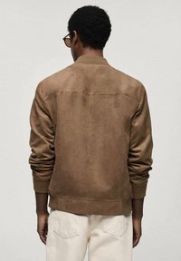 Mango Giacca in similpelle - beige