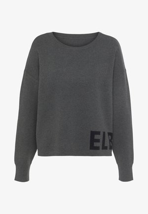 Maglione grigio lavorato a maglia con una vestibilità comoda, collo rotondo, spalle scese e un logo nero "ELB" sull'orlo. Texture morbida e maniche lunghe.