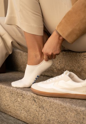 FALKE, Keep Warm Unisex with plush sole - Sneaker-sokker - off-white
