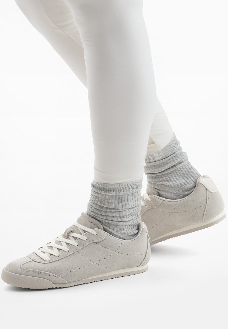 OYSHO Baskets basses - Photo 2