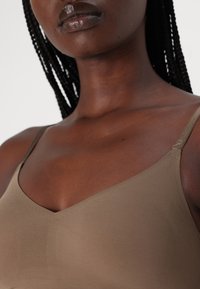 Schiesser SPAGHETTITRÄGER MIT PADS - INVISIBLE SOFT - Brassière - taupe