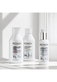 Redken ACIDIC BONDING CONCENTRATE 24/7 NIGHT & DAY SERUM - Siero per capelli