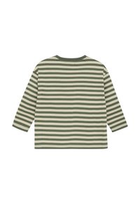 Lange mouwen peuter shirt met olijfgroene en beige horizontale strepen, ronde halslijn en eenvoudige stikdetails, van achteraf gezien.
