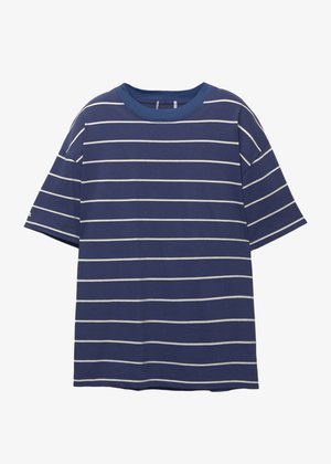 Mornarstvo plava majica kratkih rukava s bijelim horizontalnim prugama, okruglim izrezom i mekanim pamučnim materijalom. Ima ležeran kroj.