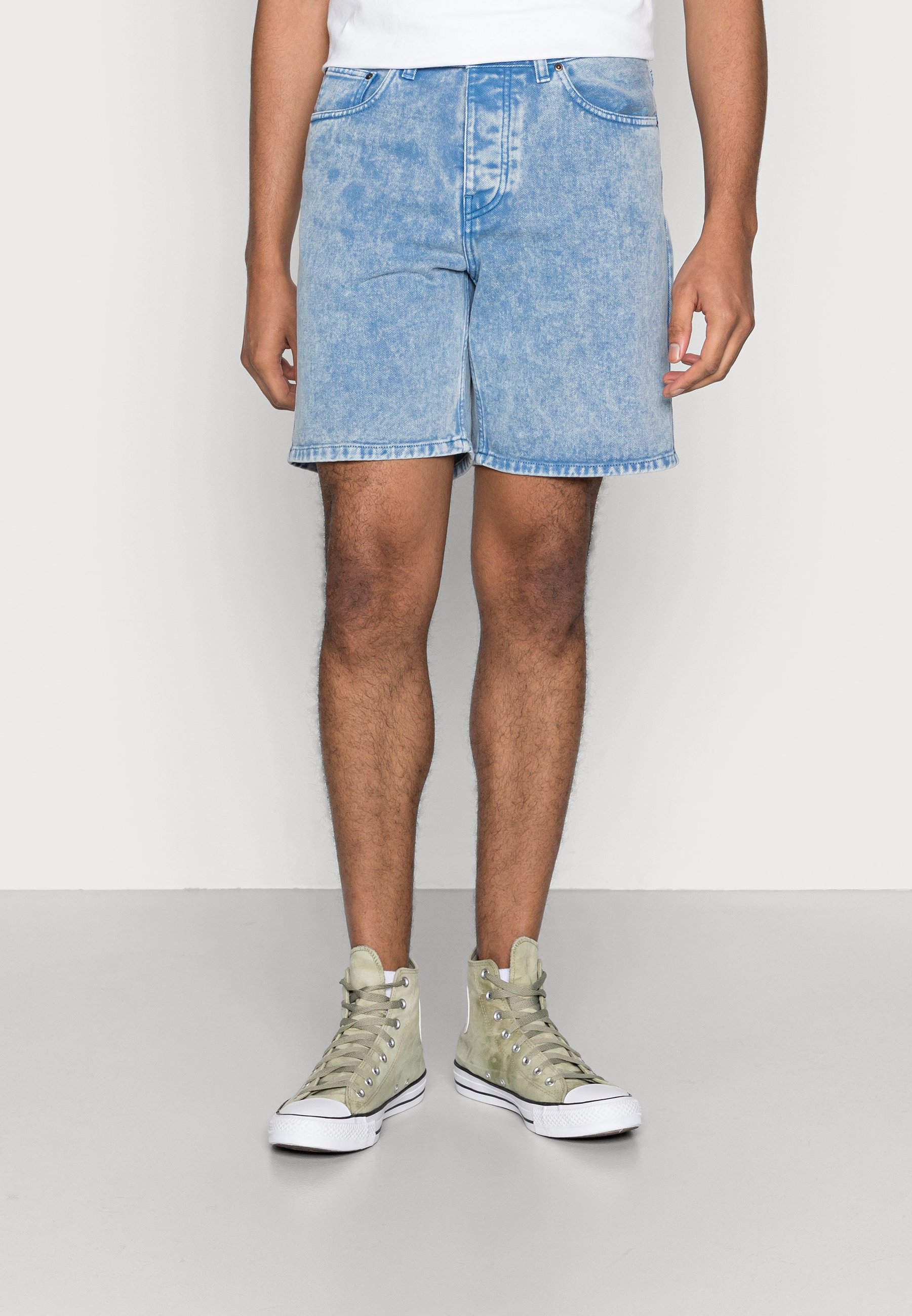 Carhartt WIP NEWEL PARKLANDCOLOR - Shorts di jeans - icy water worn  washed/celeste - Zalando