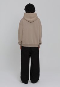 LOW LIGHTS STUDIOS® Sudadera con cremallera - beige