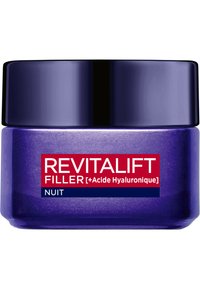 Bocal en plastique violet avec un couvercle noir. L'étiquette indique "REVITALIFT FILLER [+Acide Hyaluronique] NUIT" en texte rouge et bleu. Fini lisse.
