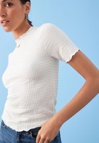 Next SHORT SLEEVE LETTUCE EDGE TEXTURED  PETITE - Paprasti marškinėliai - white