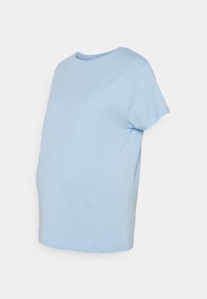 Camiseta de maternidad azul claro, fabricada en algodón suave, con un corte holgado, mangas cortas y escote redondo, diseñada para la comodidad durante el embarazo.