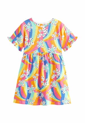 Kleurrijke jurk met korte mouwen en gerimpelde manchetten, met een regenboogwervelpatroon en witte bloemen met zwarte vlekken en pastelkleuren in het midden.