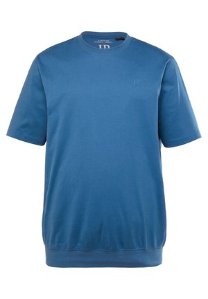 Camiseta de algodón azul de manga corta con cuello redondo y un corte relajado. Presenta un sutil logo en relieve en la parte delantera.