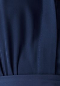 Nevybrané, navy blue