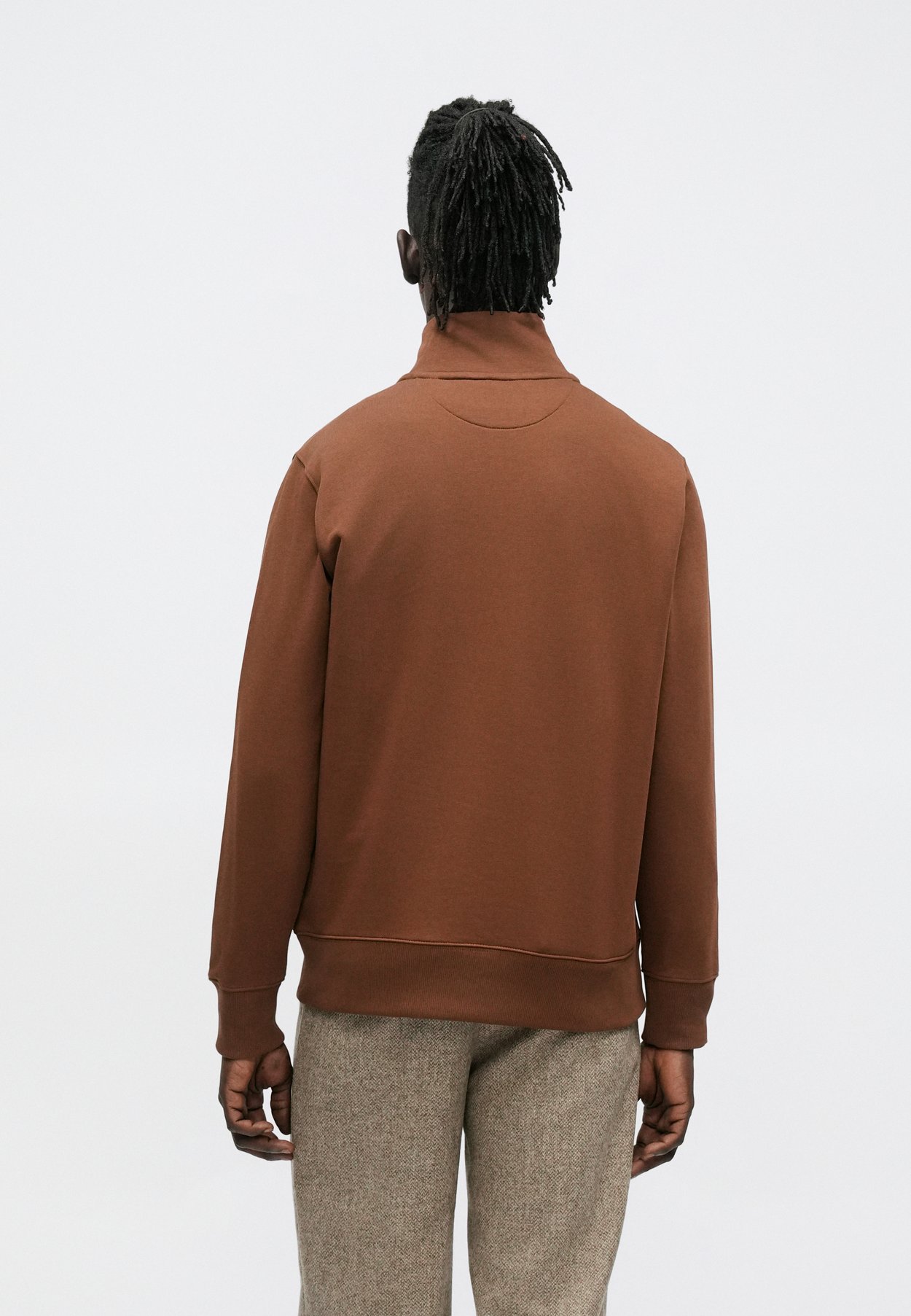 REG SHIELD HALF ZIP SWEAT