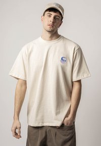 Kaotiko MELESS IMMENSITY UNISEX - Mar�škinėliai su spaudiniu - tabacco