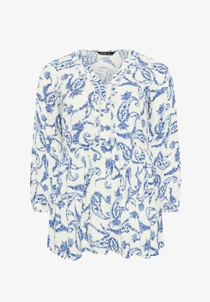 Witte blouse met lange mouwen, V-hals, knoopsluiting en blauw bloemen-paisley patroon over het hele kledingstuk.