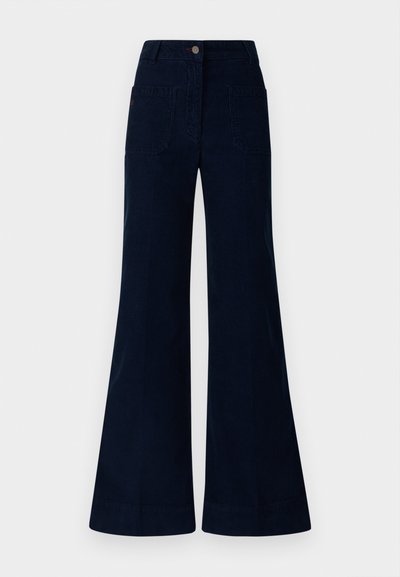 Jeans evazați de culoare albastru marin cu talie medie, având două buzunare pe spate și închidere cu buton. Fabricate din denim cu o textură netedă.