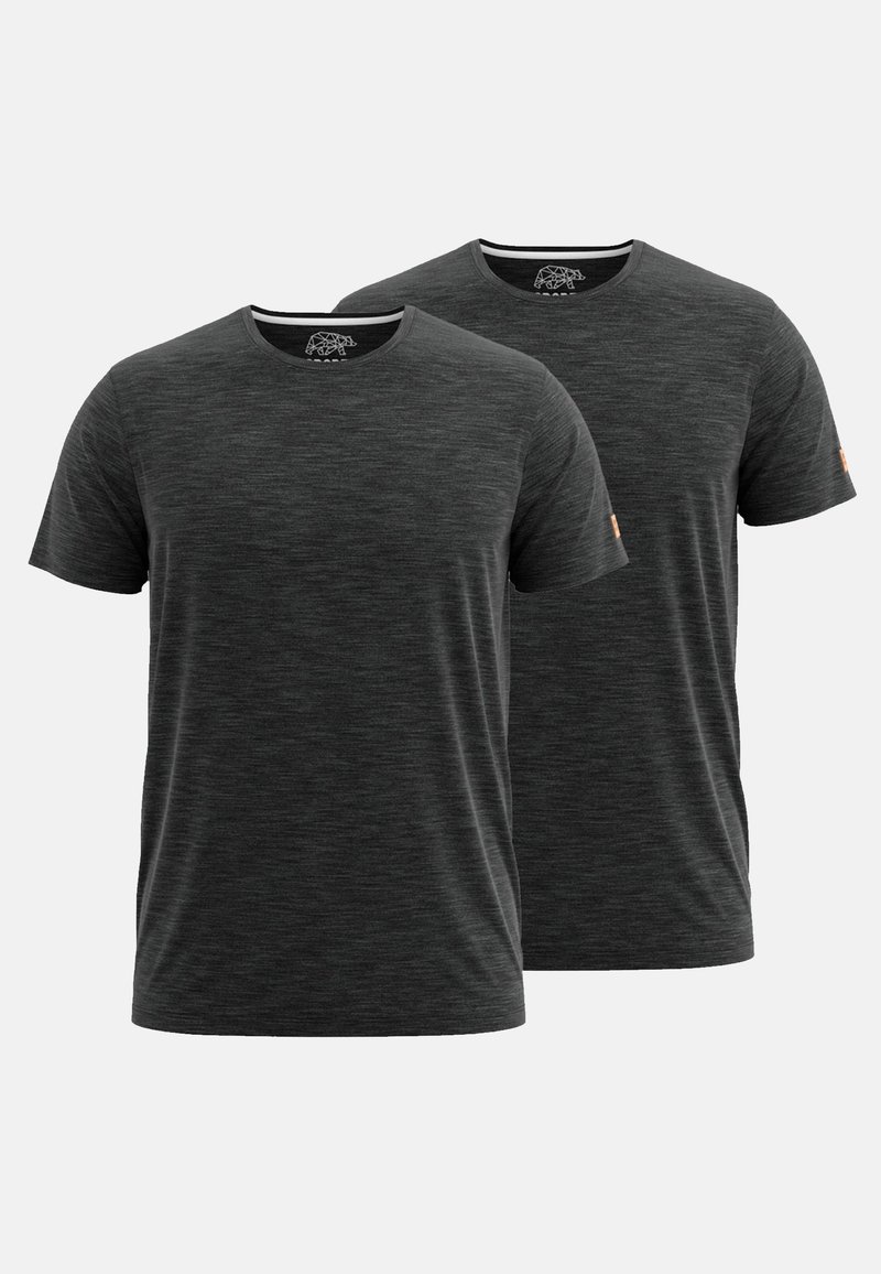 Twee donkergrauwe T-shirts met korte mouwen met een gemeleerde textuur, ronde hals en een klein logo op de linkermouw. Zacht materiaal, casual ontwerp.