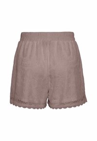 Shorts en dentelle mauve pour femmes avec ceinture élastique et ourlet festonné, présentant des motifs de dentelle floraux et géométriques.