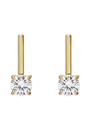 Une paire de boucles d'oreilles en or, chacune ornée d'une seule pierre précieuse transparente taillée en brillant rond, maintenue par quatre griffes.