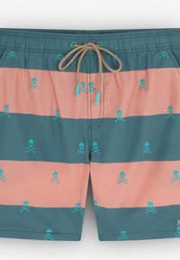 Un short de bain avec des motifs rayés alternés en teal et corail, orné de petits motifs de skull turquoise. Taille élastique avec cordon de serrage.