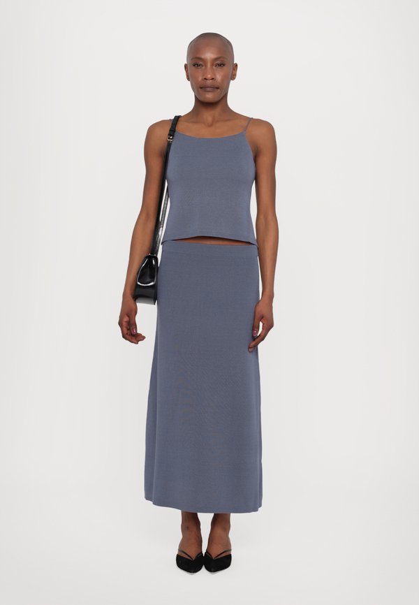 GILLIAN - Top - grisaille3